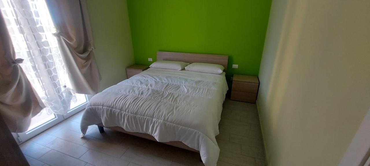 Case Vacanze Le Rose Campofelice Di Roccella Exterior photo